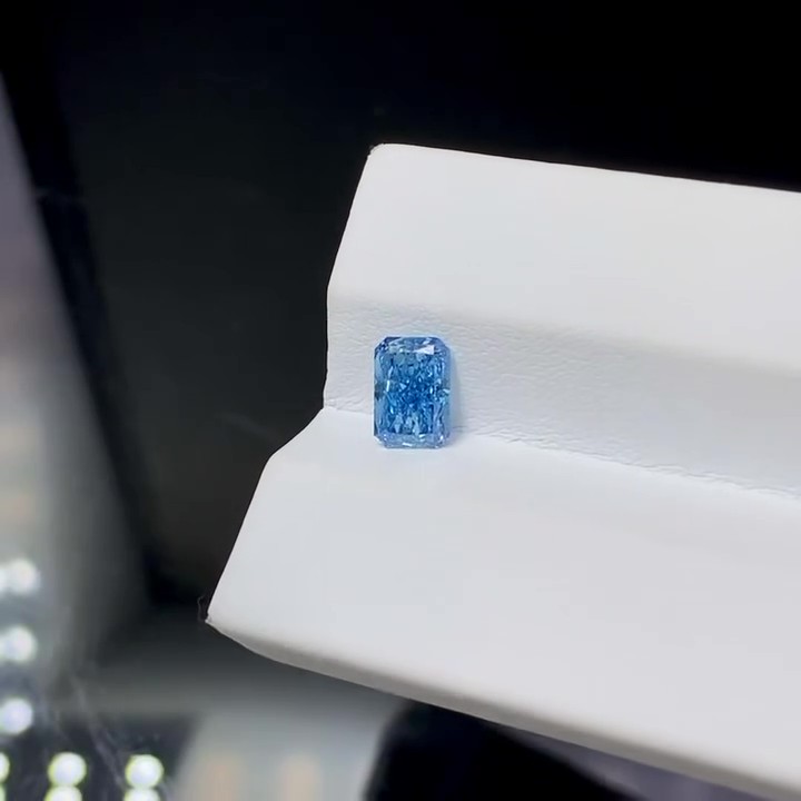 1.02 ct Cornered Rectangular